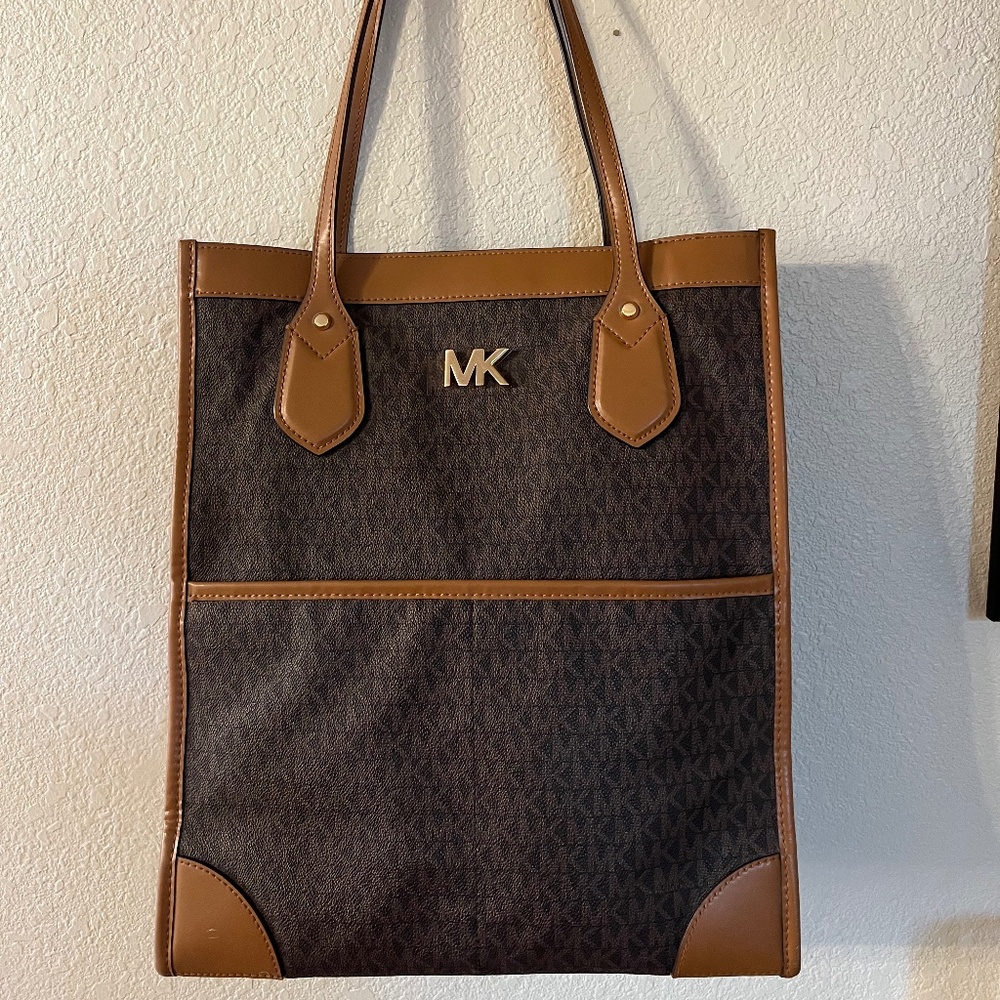 Michael Kors Rare Large Jet Set Tote Bag